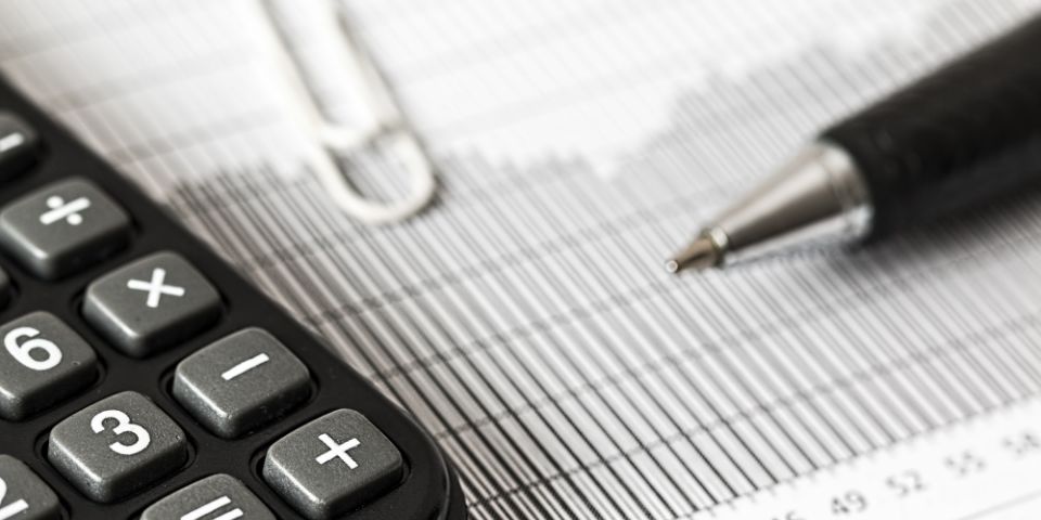 Professor de finanças dá 5 dicas financeiras para começar bem 2018