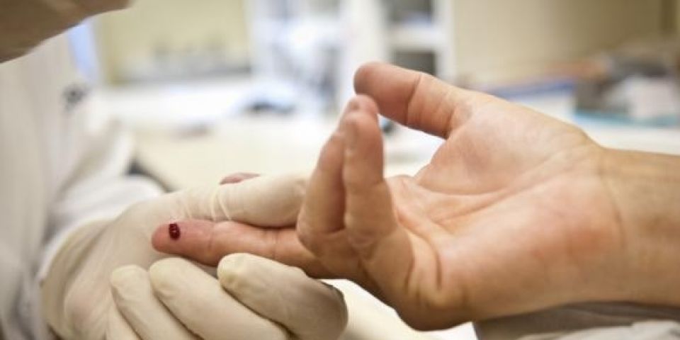 Remédio que previne contaminação pelo vírus HIV será oferecido pelo SUS este mês