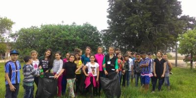 Equipe de controle do mosquito aedes aegypti realiza atividades educativas em Camaquã