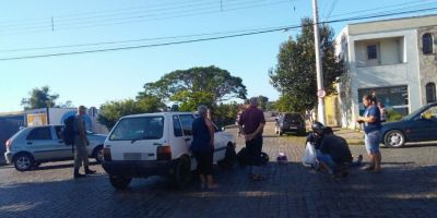 Acidente de trânsito deixou duas pessoas feridas no centro de Camaquã 