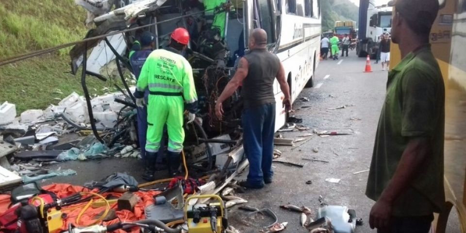 Sobe para 31 total de feridos em acidente com ônibus em São Paulo