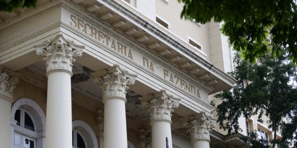 Governo do RS paga nesta sexta salários de até R$ 4 mil líquidos