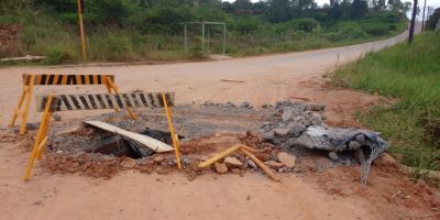 "O mesmo lugar, só mudou o problema”, diz camaquense sobre caixa aberta na rua