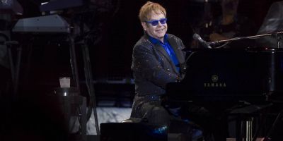 Após 50 anos de carreira, Elton John anuncia última turnê mundial