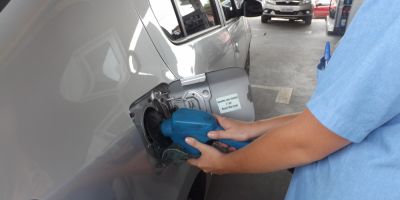 Preço médio da gasolina nos postos aumenta pela 13ª semana seguida