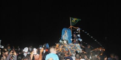 Rainha do Mar foi reverenciada na noite de 1º de fevereiro na Praia da Barrinha em SLS