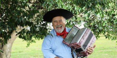 Show do artista Gaúcho da Fronteira é atração em Camaquã