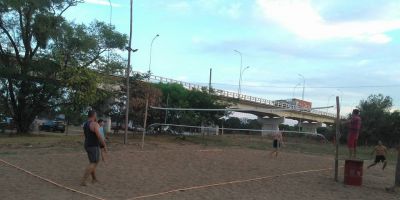 Iniciou o Campeonato de vôlei de Praia pelo 38° Praiano de Cristal