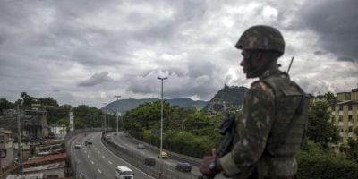 Governo federal decide fazer intervenção na segurança do Rio de Janeiro