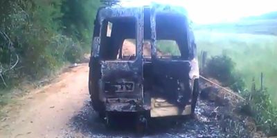 VÍDEO: veículo totalmente incendiado é encontrado no interior de Camaquã