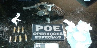 Camaquã - Brigada Militar prende homem com arma e drogas no bairro Bom Sucesso