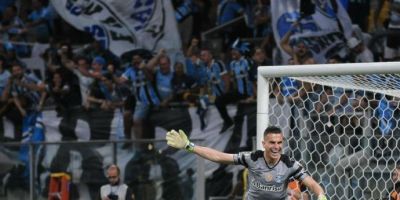 Grohe compara momento atual do Grêmio ao da década de 90