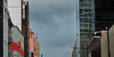 Tempo quente e úmido provoca pancadas de chuva nesta quarta no RS