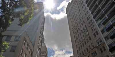 Março inicia com sol, nuvens e tempo abafado no RS