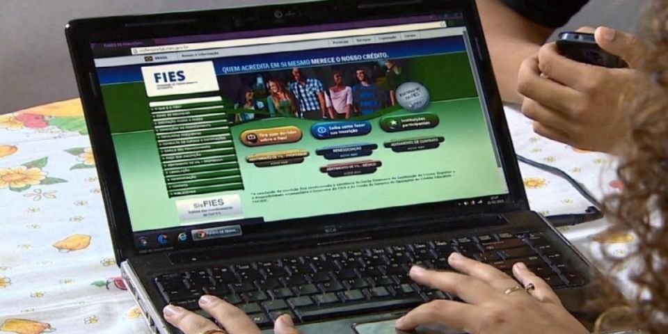 No último dia, inscrições no Fies passam de 443 mil