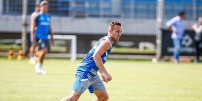 Arthur é relacionado para jogo contra o São Paulo