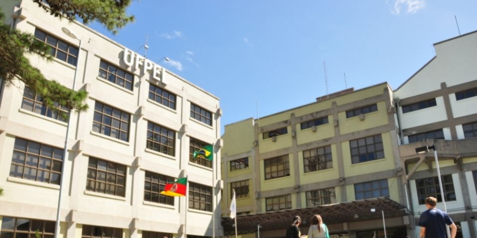 UFPel realiza concurso para servidores técnico-administrativos