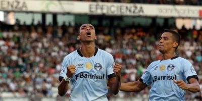 Grêmio tenta definir classificação em "nova final" com São Paulo