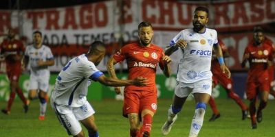 Em jogo ruim, Inter fica no 0 a 0 com o Cruzeiro em Gravataí