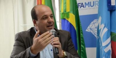 Ex-prefeito de Dom Feliciano, Dalvi Soares deixa o PSB e transfere domicílio eleitoral para Encruzilhada