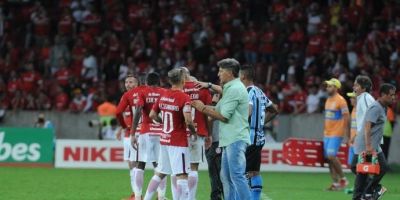 Inter vence Gre-Nal por 2 a 0, mas quem avança à semifinal é o Grêmio