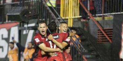 Brasil de Pelotas vence o São Luiz e avança à semifinal do Gauchão