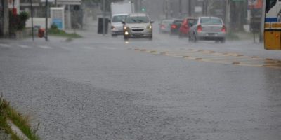 Temporal e vento forte atingem RS neste sábado