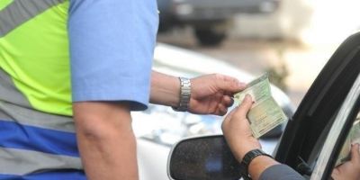 Denatran regulamenta pagamento de multas de trânsito com cartão