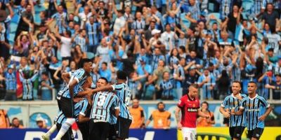 Grêmio goleia Brasil de Pelotas por 4 a 0 e coloca mão na taça do Gauchão