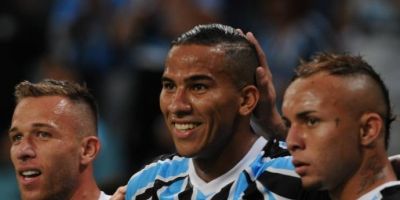 Grêmio demora para engrenar, mas goleia o Monagas por 4 a 0 na Arena