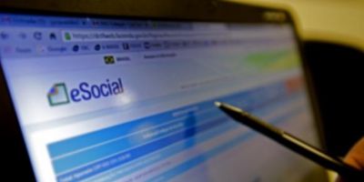 Empregadores domésticos têm até hoje para pagar guia de março do eSocial