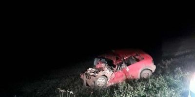 Cinco pessoas morrem em acidente entre carro e caminhão em Estrela Velha