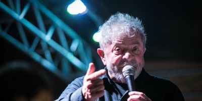 Defesa entra com novo recurso no STF para que ex-presidente Lula deixe a prisão