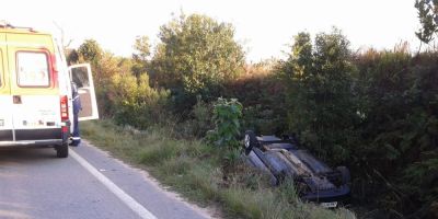 Camaquã - Capotamento de veículo na ERS-350 mobiliza BM e Samu. Felizmente ficou só no susto 