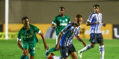 Grêmio vence o Goiás e fica perto das quartas da Copa do Brasil