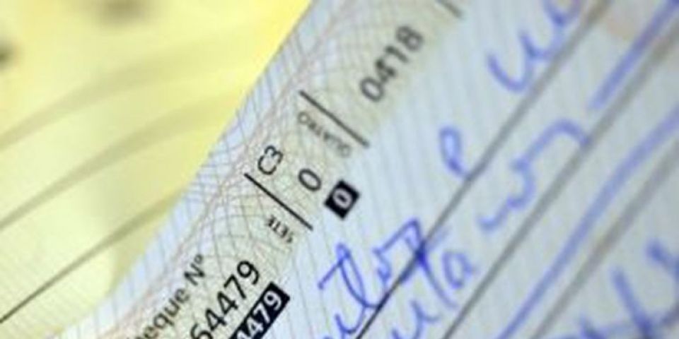 Taxa de juros do cheque especial sobe para 324,7% ao ano