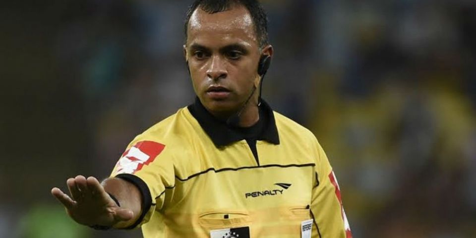 Brasileiro Wilton Sampaio será um dos 13 árbitros assistentes de vídeo da Copa
