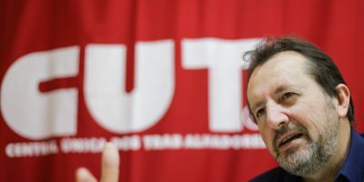Presidente da CUT-RS palestra, nesta quinta, na sede do SindComerciários em Camaquã