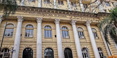 Estado faz novo depósito nesta quinta-feira e quita salários de até R$ 5 mil