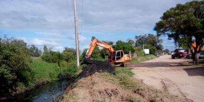 Vala junto à BR-116 recebe limpeza em Camaquã