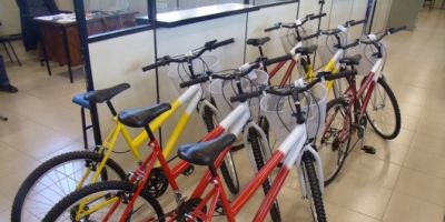 Arambaré - agentes de saúde do município recebem bicicletas para facilitar o trabalho