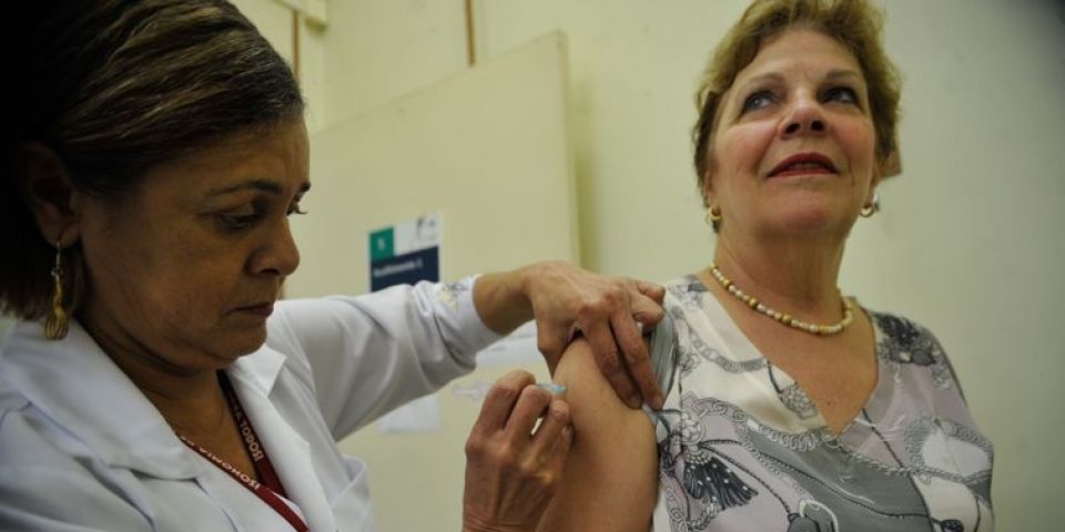 Vacinação contra gripe terá hoje 65 mil postos em todo o país