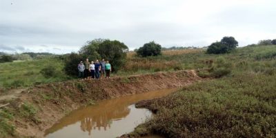 Patrulha Agrícola realiza abertura de microaçudes em Camaquã