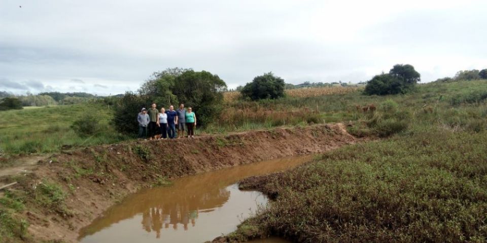 Patrulha Agrícola realiza abertura de microaçudes em Camaquã