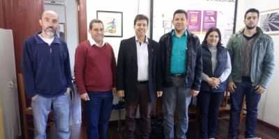 Reunião trata sobre manutenção e reforma do prédio da Câmara de Camaquã