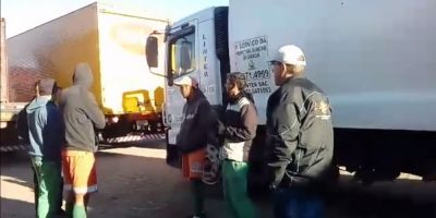 Bloqueio nos protestos prejudica nesta quarta o recolhimento de lixo em Camaquã