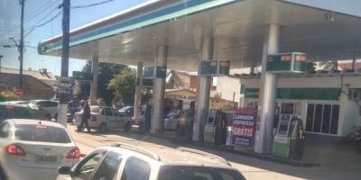 Maioria dos postos de combustíveis já não tem mais gasolina em Camaquã; veja a lista