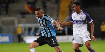 Grêmio supera retranca e vence o Defensor na Arena