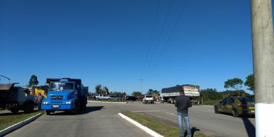 Caminhoneiros e apoiadores realizam manifestação na ERS-350 em Chuvisca