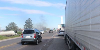 Governo anuncia acordo, mas caminhoneiros seguem protestos no RS e outros Estados